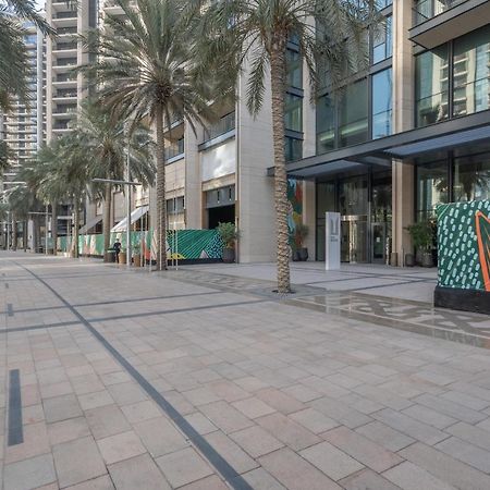 Breathtaking City Views From Dt Apt With Terrace Dubai Eksteriør bilde