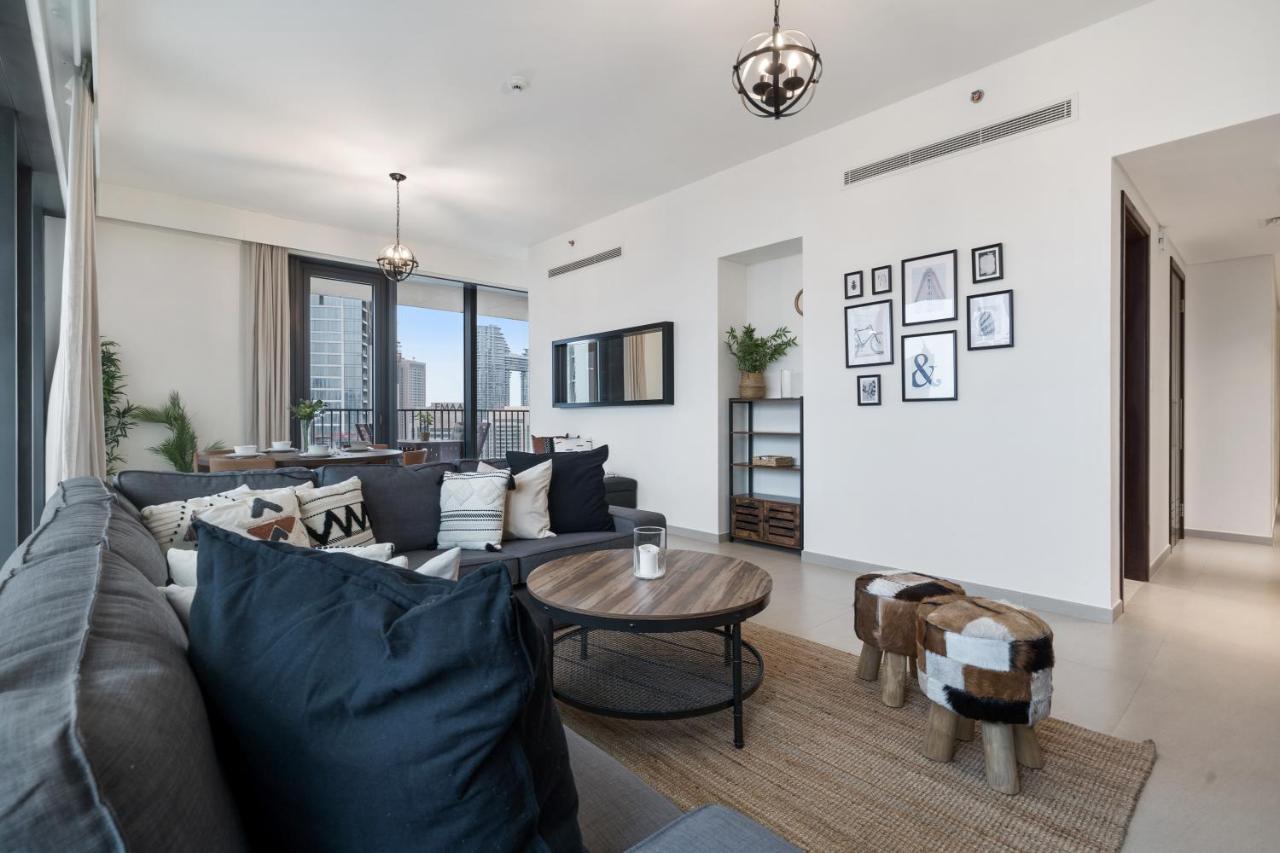 Breathtaking City Views From Dt Apt With Terrace Dubai Eksteriør bilde