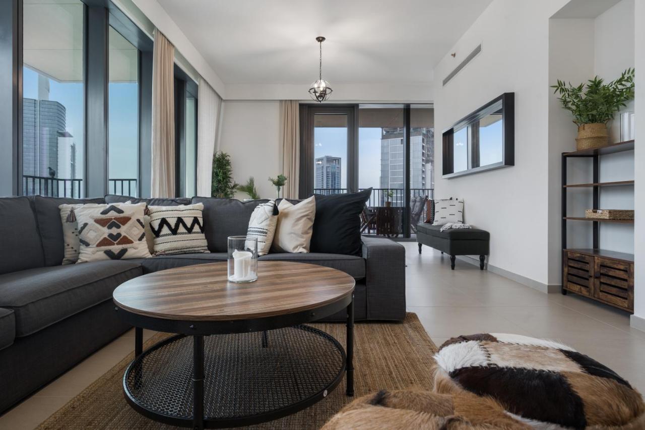 Breathtaking City Views From Dt Apt With Terrace Dubai Eksteriør bilde
