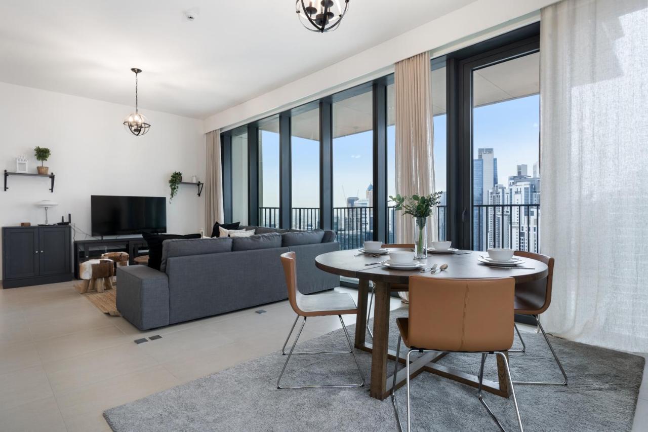 Breathtaking City Views From Dt Apt With Terrace Dubai Eksteriør bilde