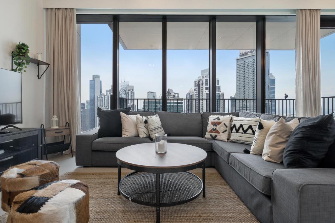 Breathtaking City Views From Dt Apt With Terrace Dubai Eksteriør bilde