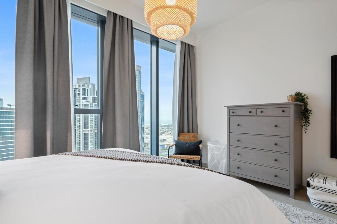 Breathtaking City Views From Dt Apt With Terrace Dubai Eksteriør bilde