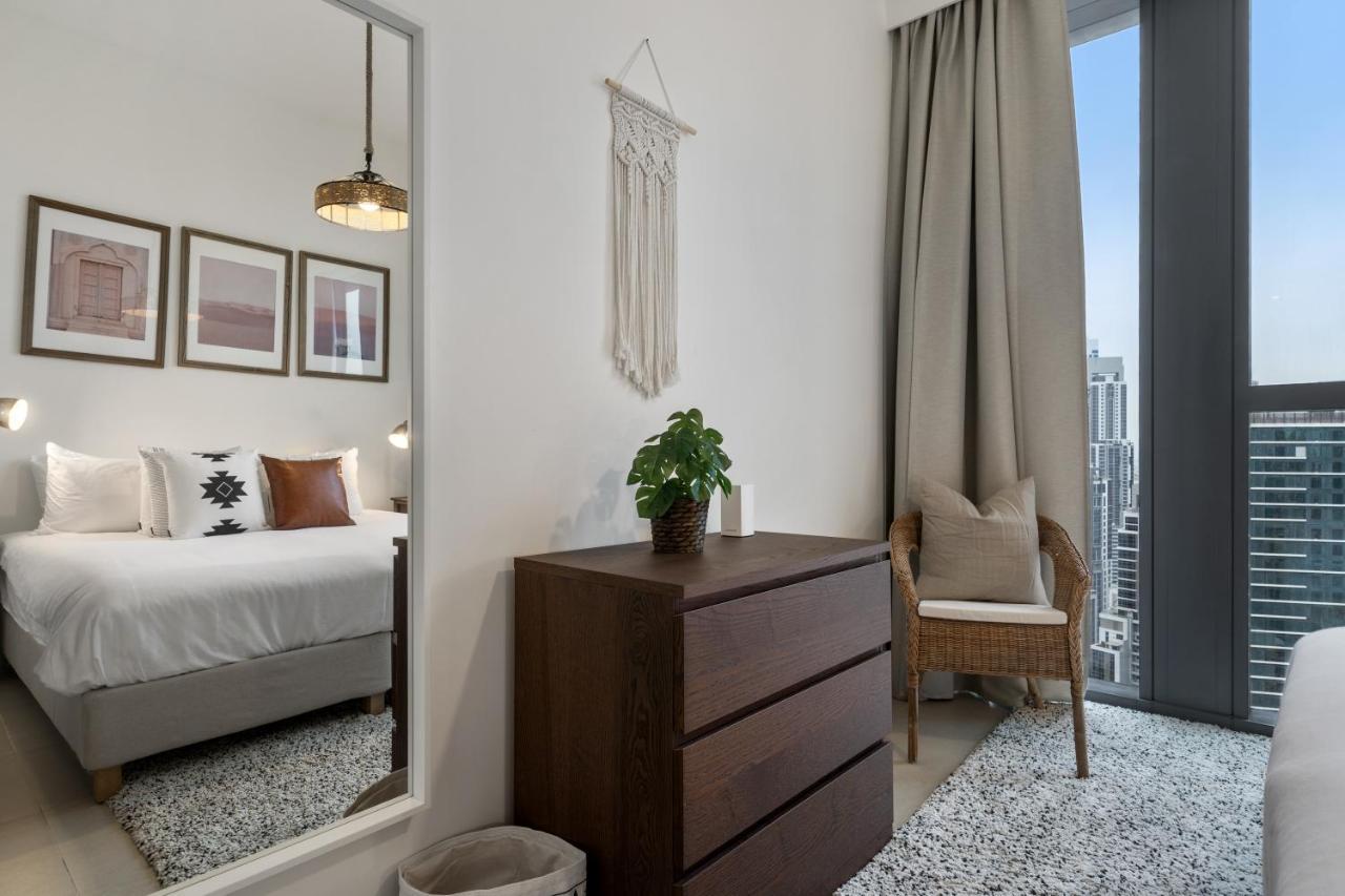 Breathtaking City Views From Dt Apt With Terrace Dubai Eksteriør bilde
