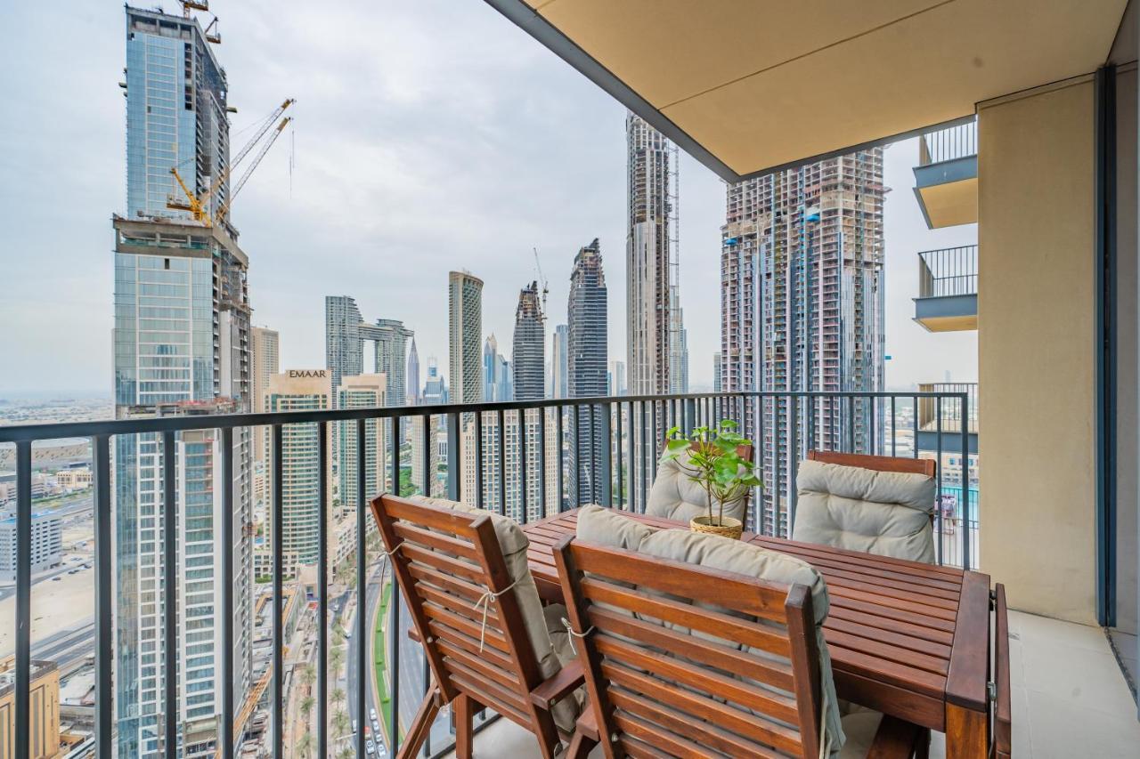 Breathtaking City Views From Dt Apt With Terrace Dubai Eksteriør bilde