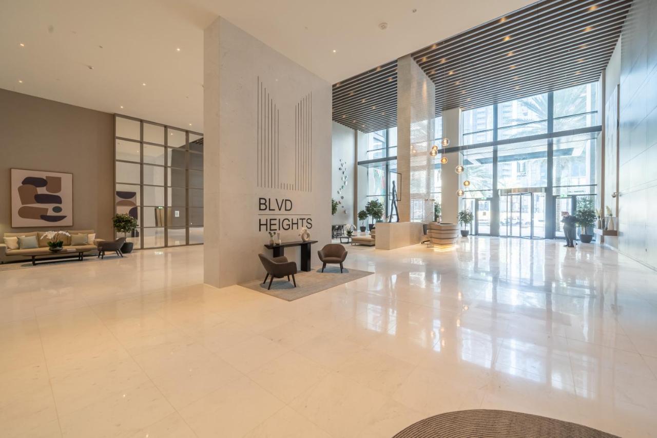 Breathtaking City Views From Dt Apt With Terrace Dubai Eksteriør bilde