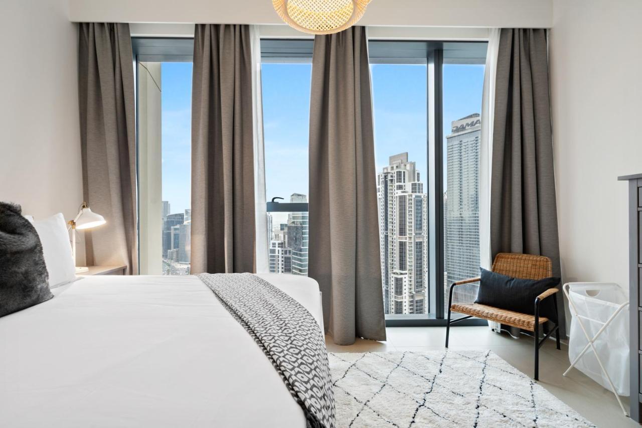 Breathtaking City Views From Dt Apt With Terrace Dubai Eksteriør bilde