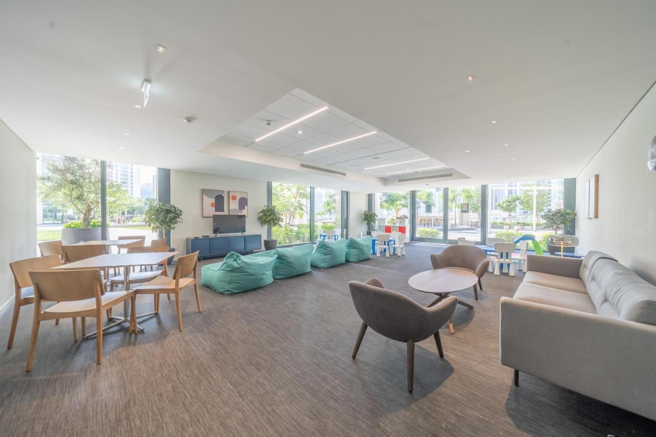 Breathtaking City Views From Dt Apt With Terrace Dubai Eksteriør bilde